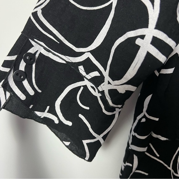 Habitat Black White Modern Circular Print Uneven Tiered Hemline Popover Blouse - Picture 5 of 9
